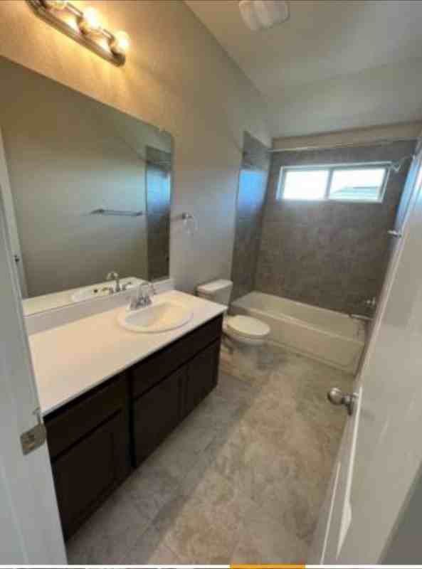 4413 Shady Hill Ln - Photo 3 of 8