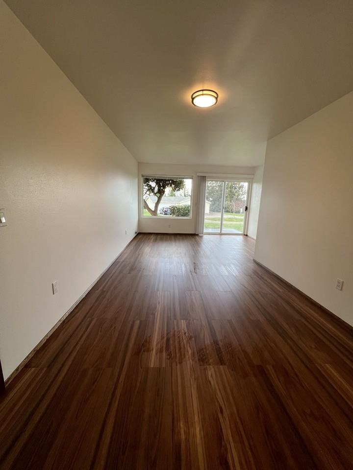 1045 S 3rd Ave #32 - Photo 3 of 20