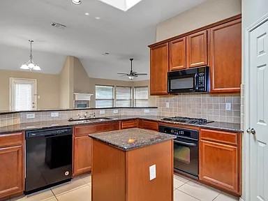 5212 Westheimer Rd - Photo 7 of 20