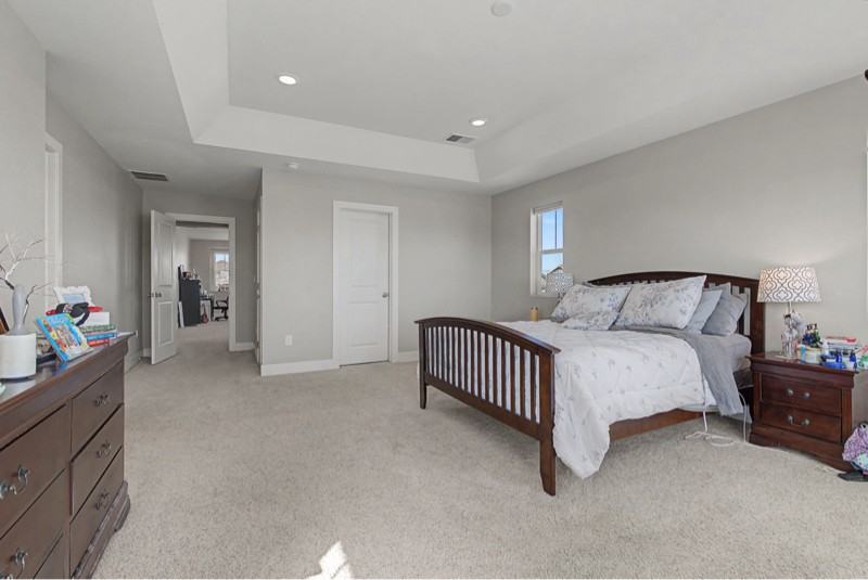 2102 Summerlin Ln - Photo 4 of 20