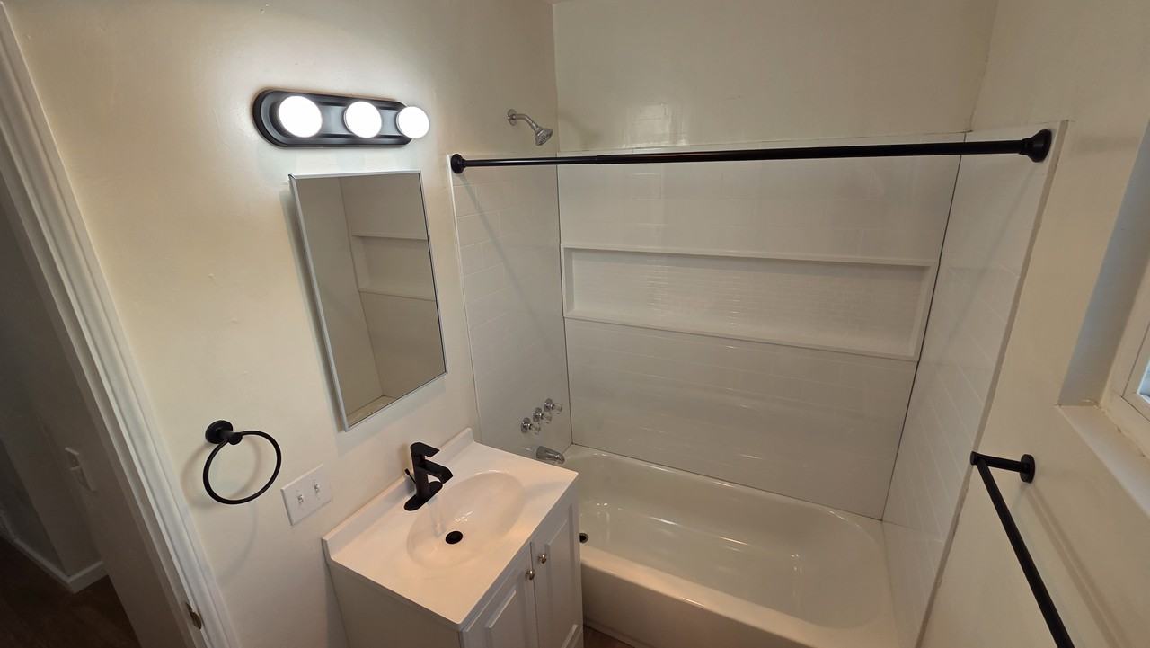 3768 FRONT STUnit 10 #10 - Photo 7 of 9