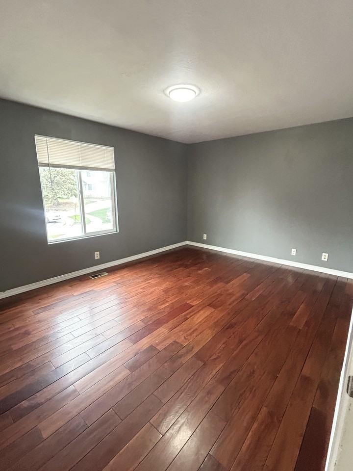 8326 S Carmen Ct #1 - Photo 5 of 12