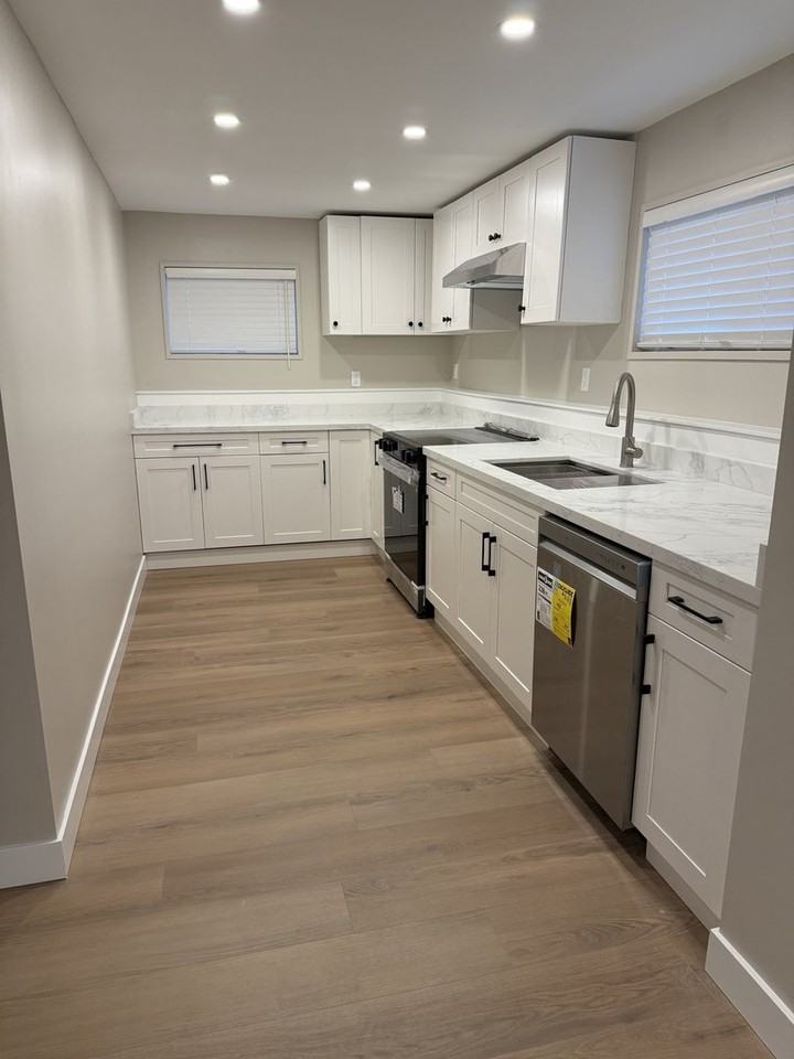 4810 Northlawn Dr - Photo 2 of 10