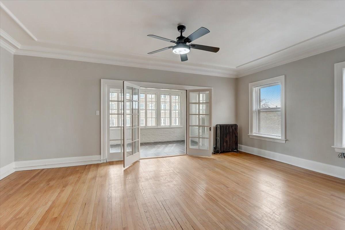 2611 North Stowell Avenue - Photo 5 of 36