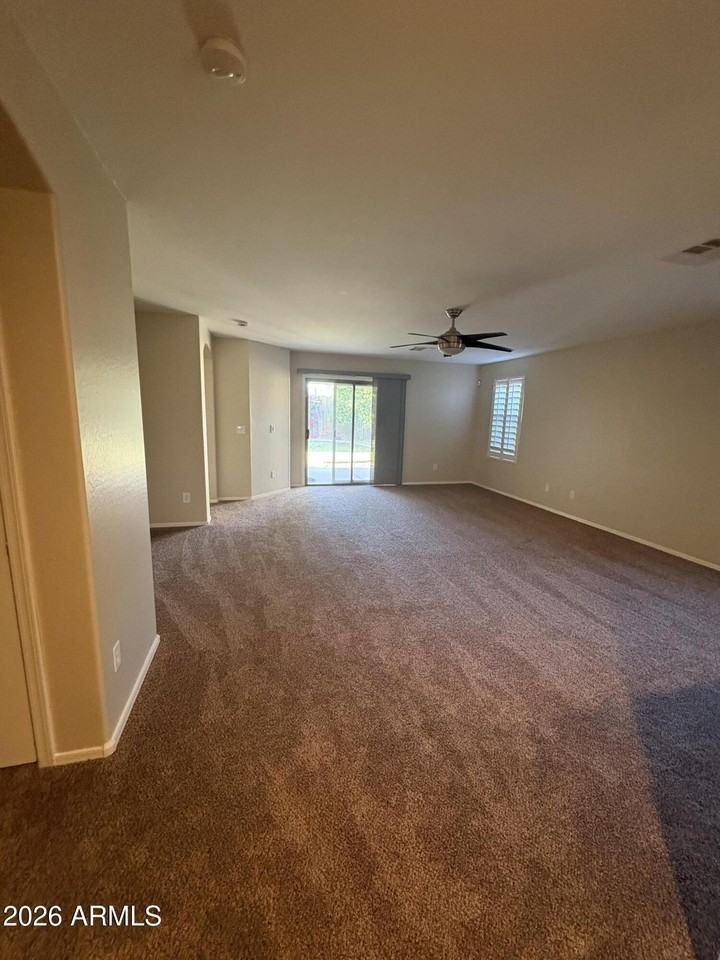 4086 E Maplewood St - Photo 7 of 26