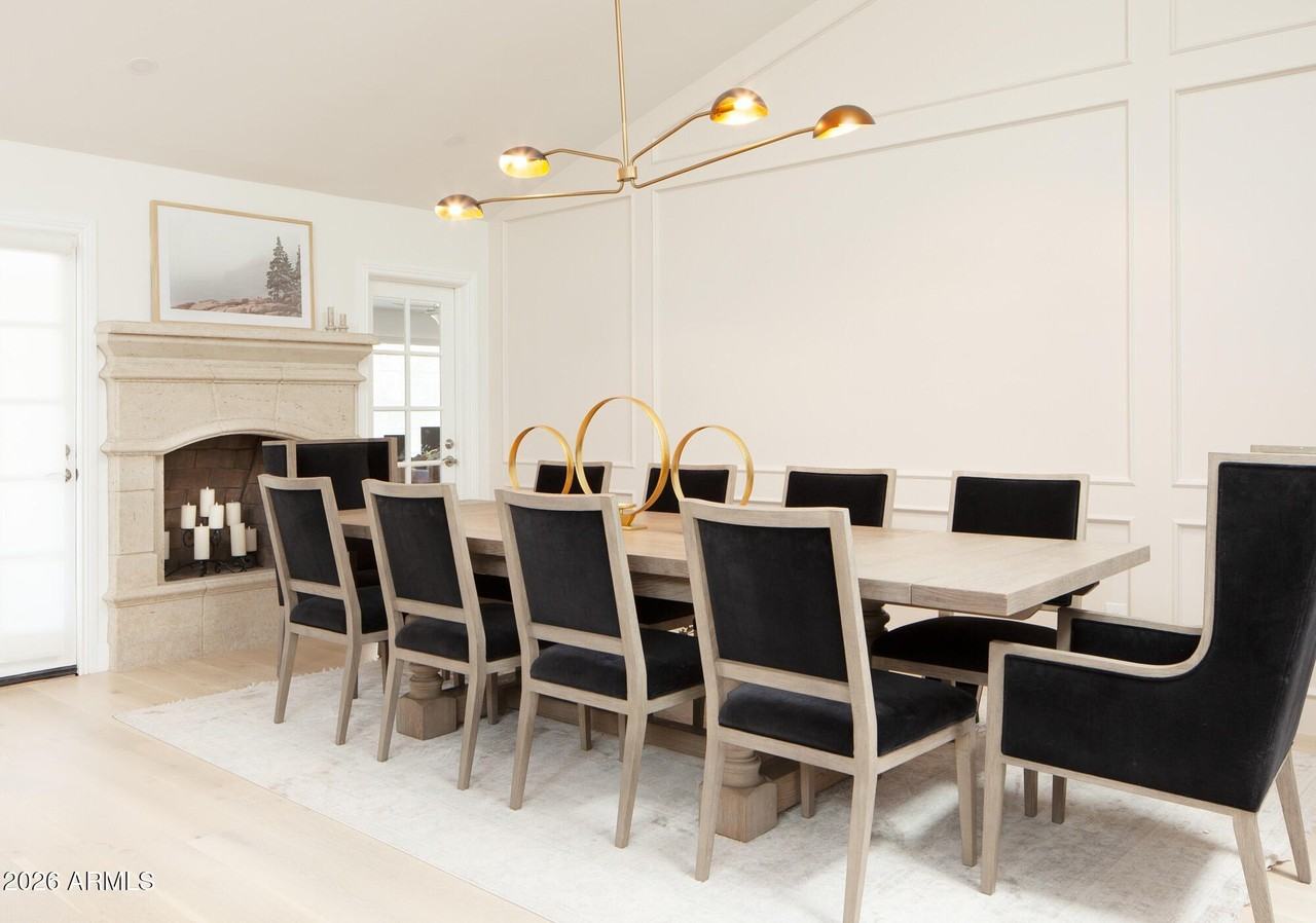 9002 N 81st St - Photo 5 of 7