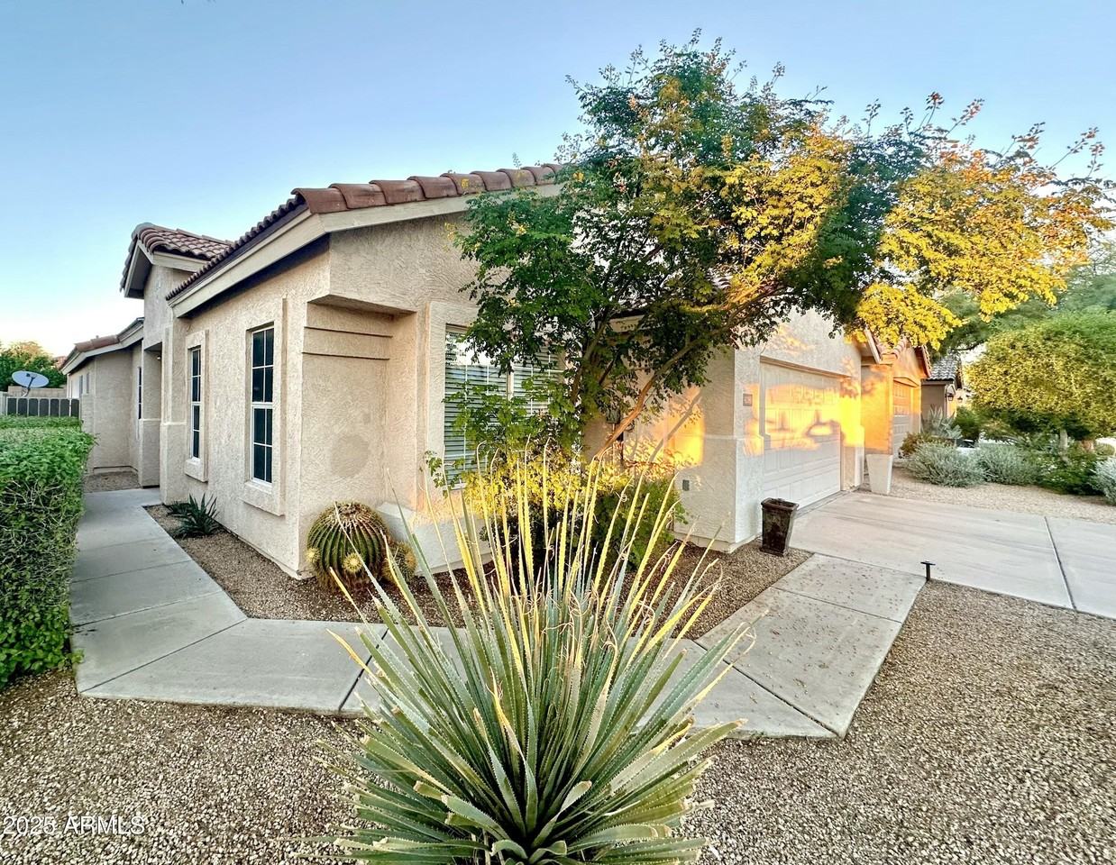 4256 E Chaparosa Way - Photo 2 of 27