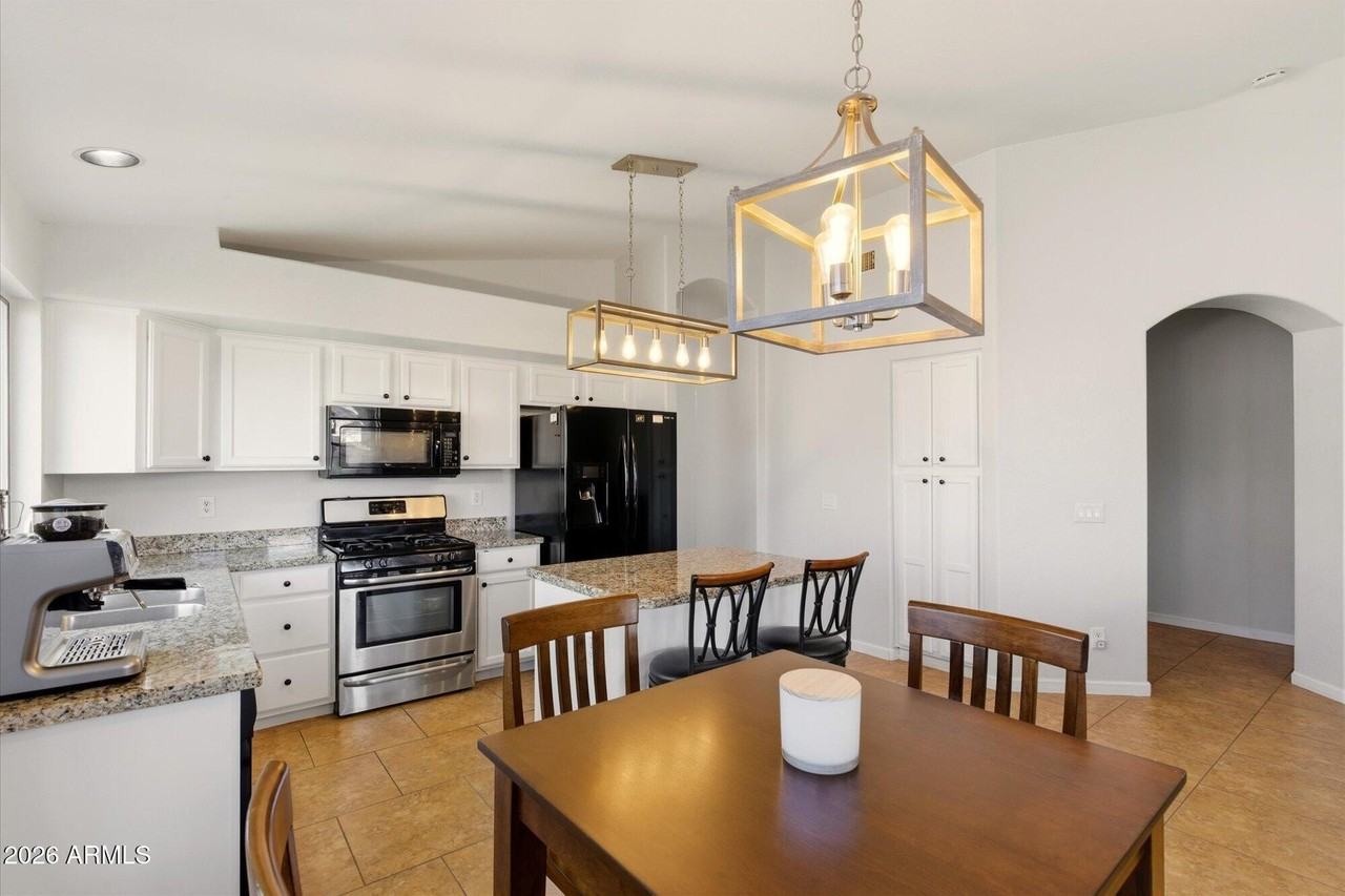 4501 E Melinda Ln - Photo 6 of 21