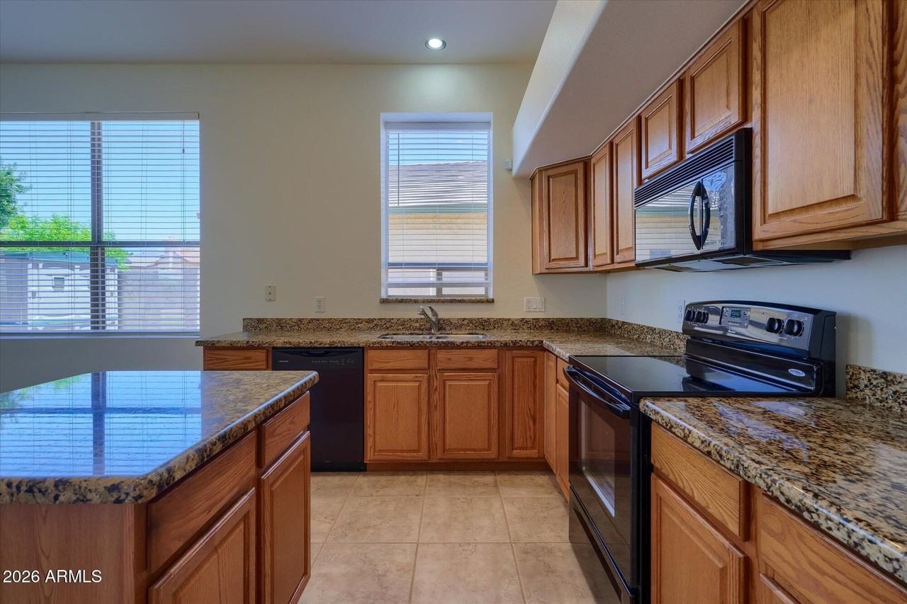 6586 W Oraibi Dr - Photo 3 of 22