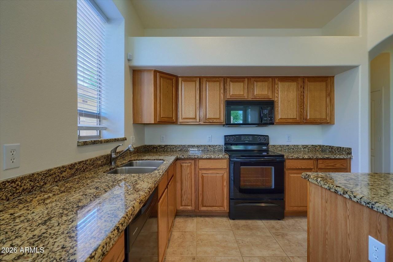 6586 W Oraibi Dr - Photo 5 of 22