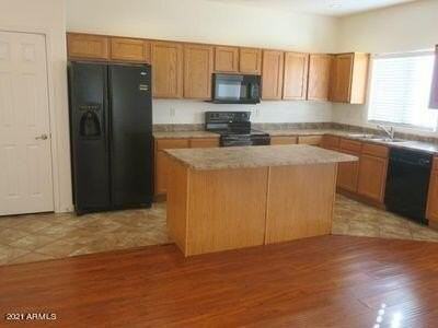 1074 S Fargo St - Photo 6 of 9