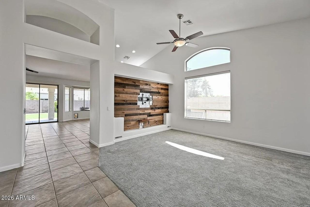 6401 E Waltann Ln - Photo 5 of 18