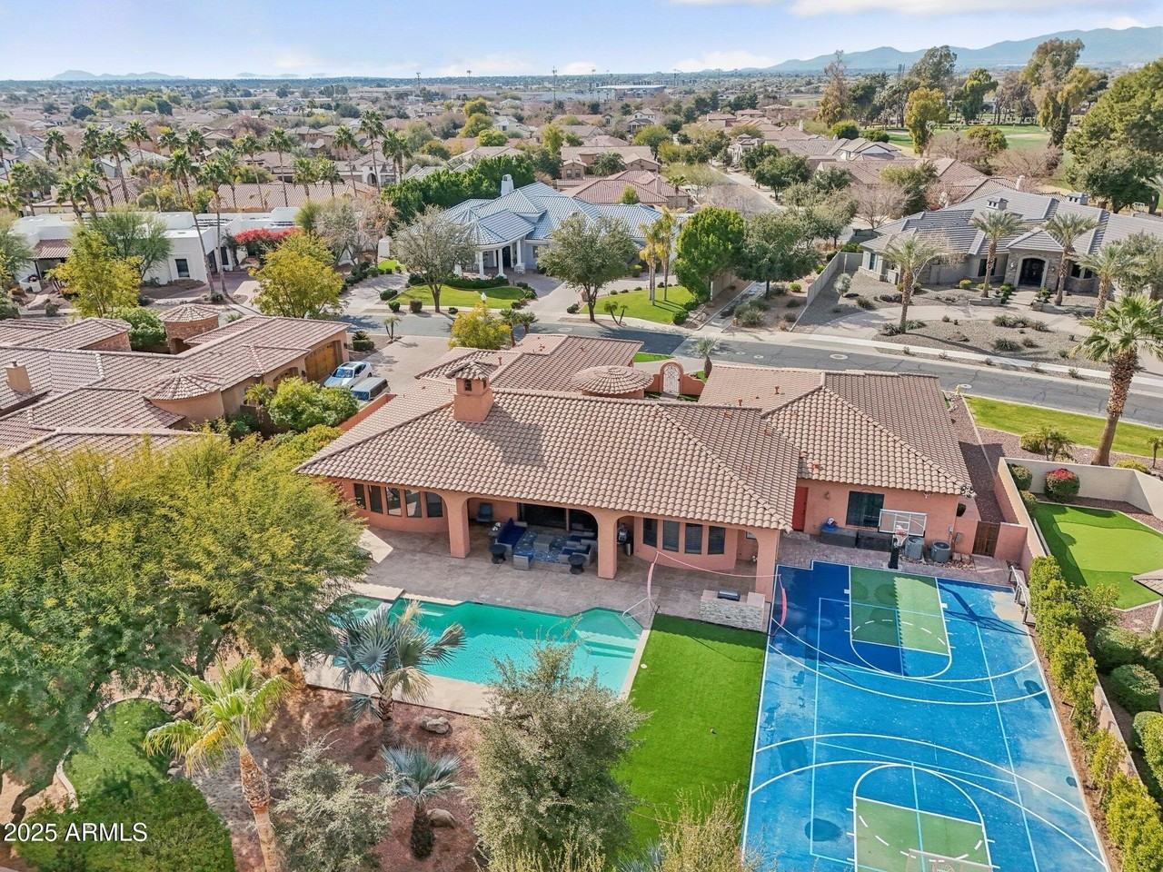 351 N Cloverfield Cir - Photo 4 of 50