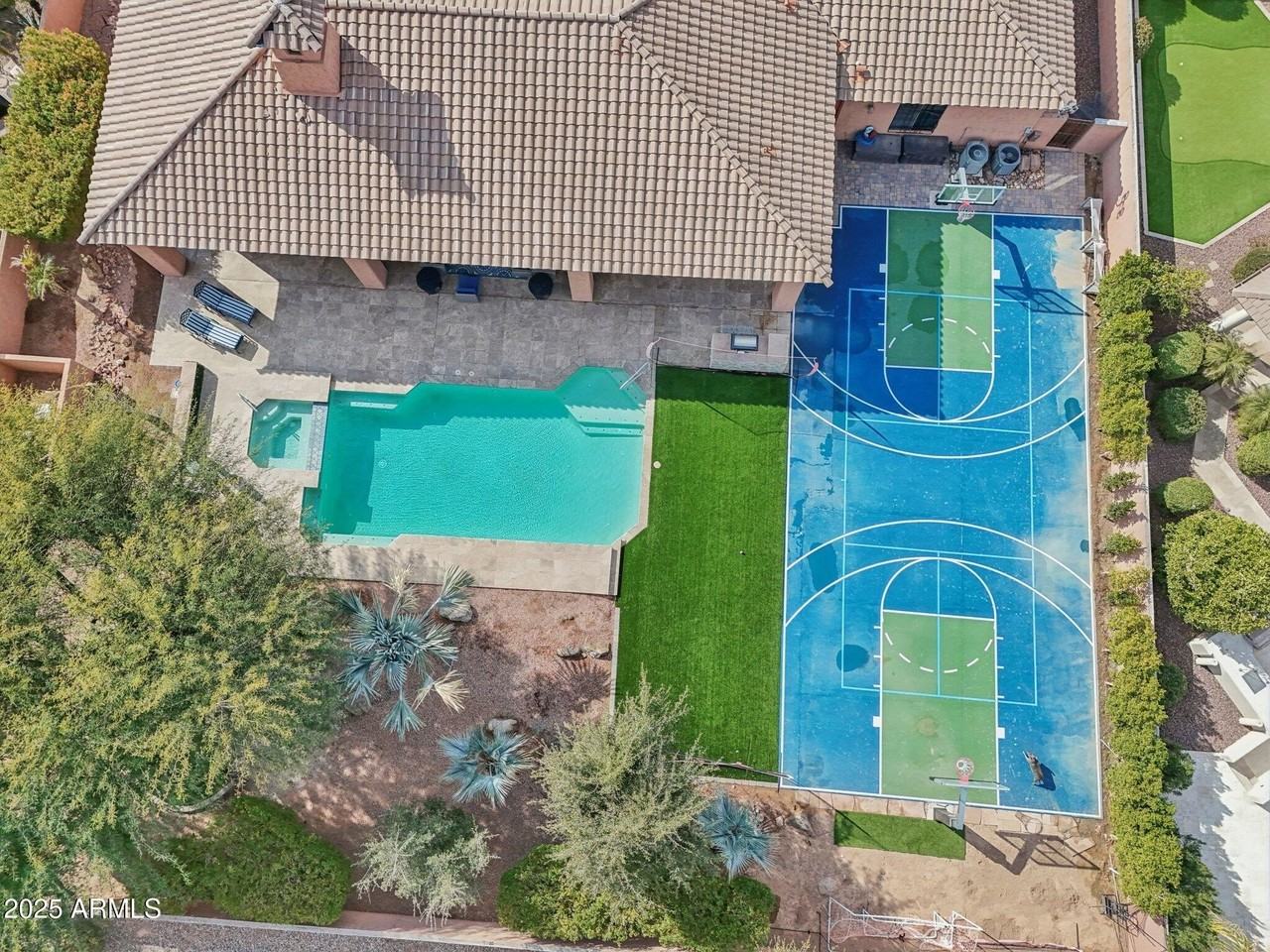 351 N Cloverfield Cir - Photo 5 of 50