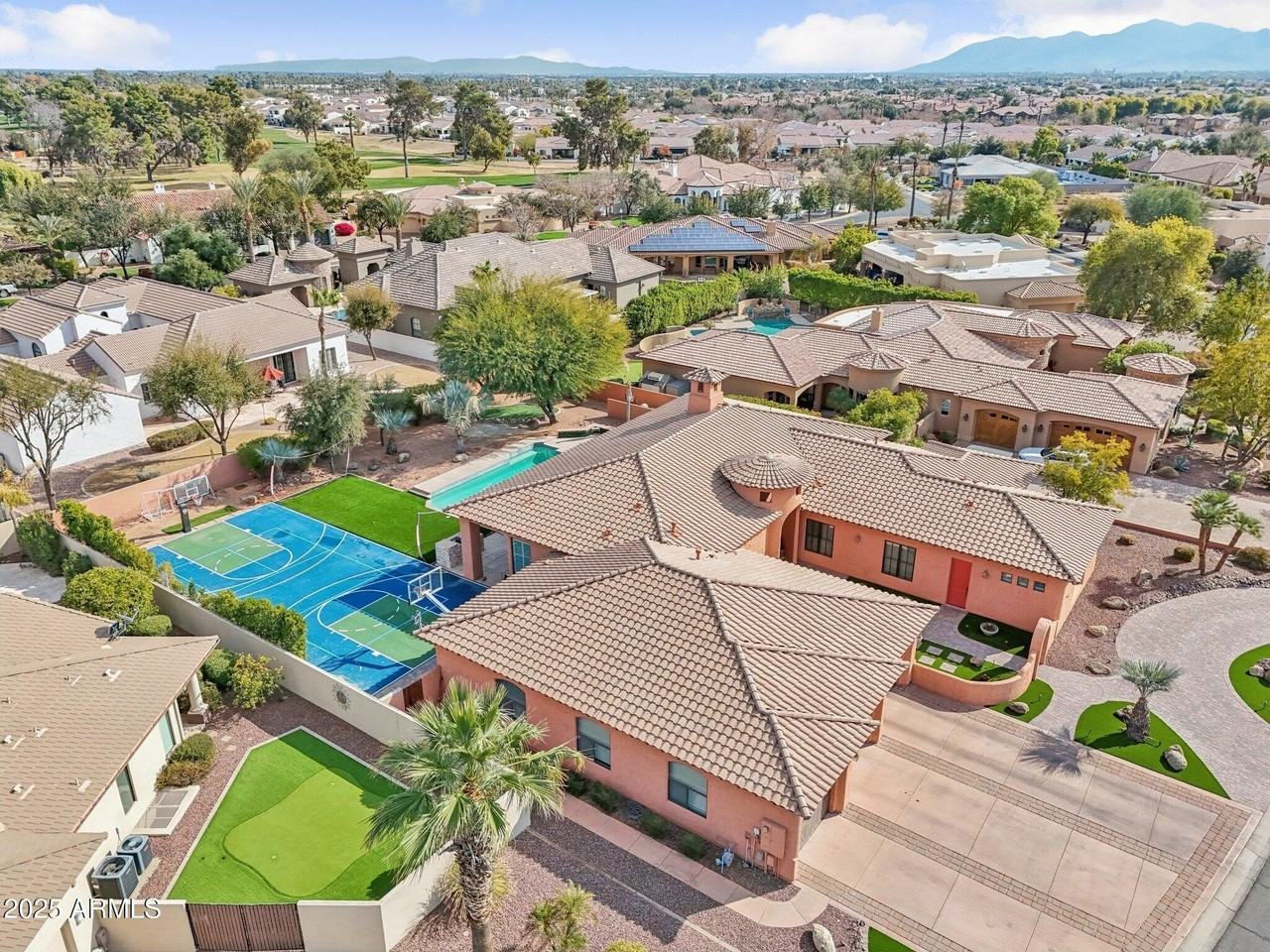 351 N Cloverfield Cir - Photo 7 of 50