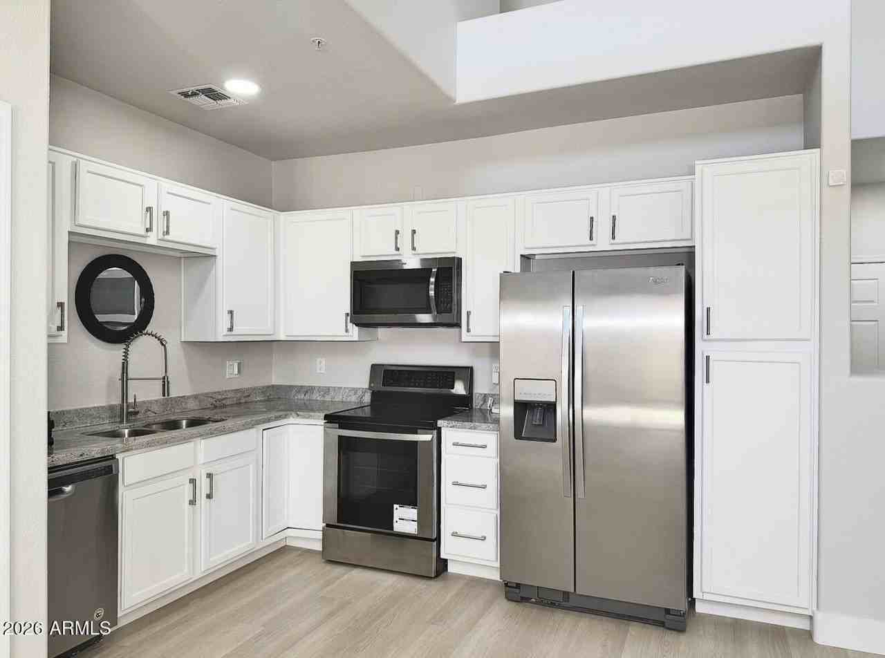 15677 N 29th St - Photo 4 of 30