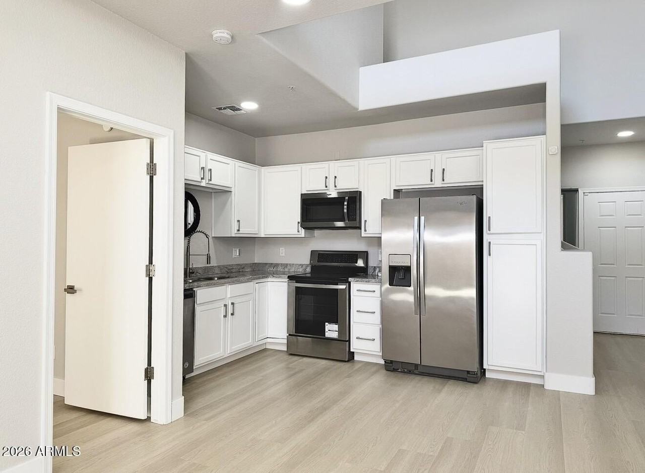 15677 N 29th St - Photo 5 of 30