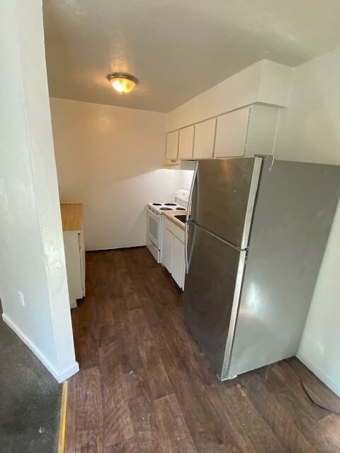 3671 Spruce Avenue - Photo 6 of 11