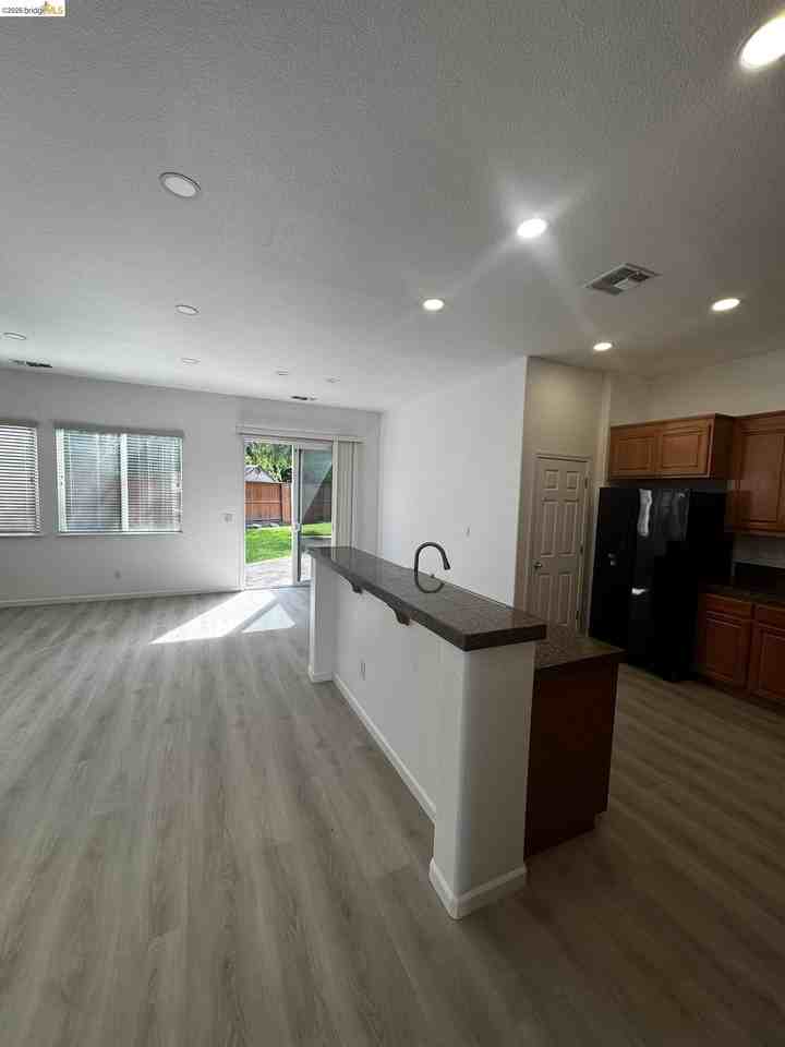 2638 Breaker Way - Photo 5 of 22