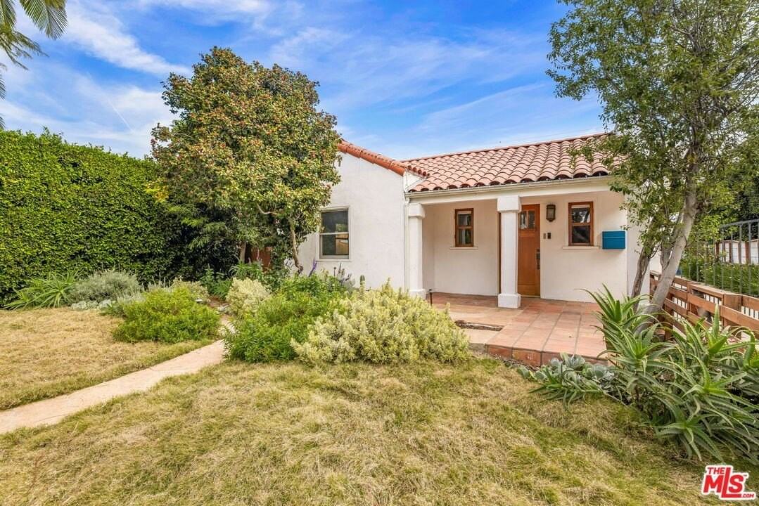 1134 N Poinsettia Pl - Photo 3 of 33