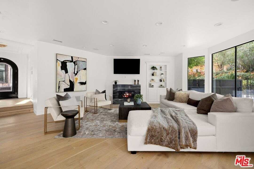 16881 Oak View Dr - Photo 4 of 24