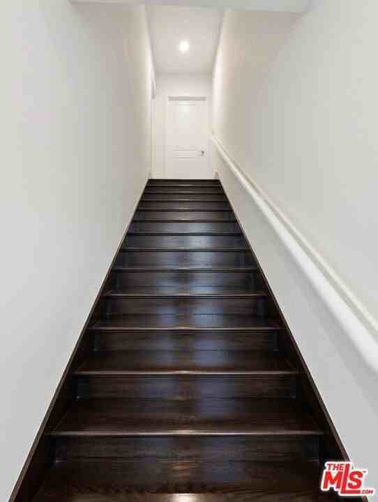 871 W 23rd St - Photo 5 of 5