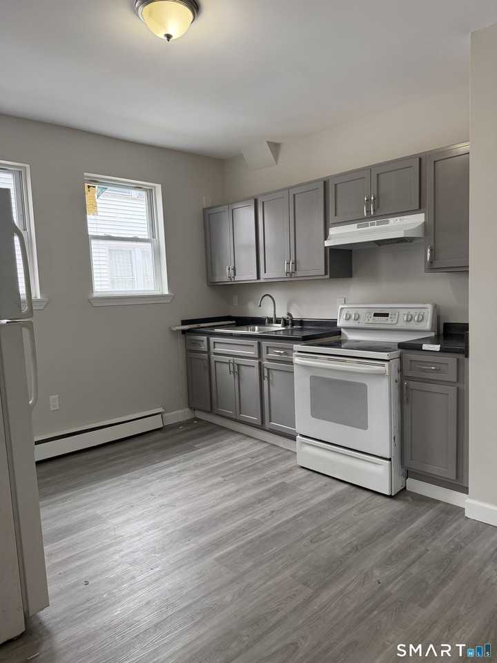162 Martin St Unit 164 - Photo 2 of 7