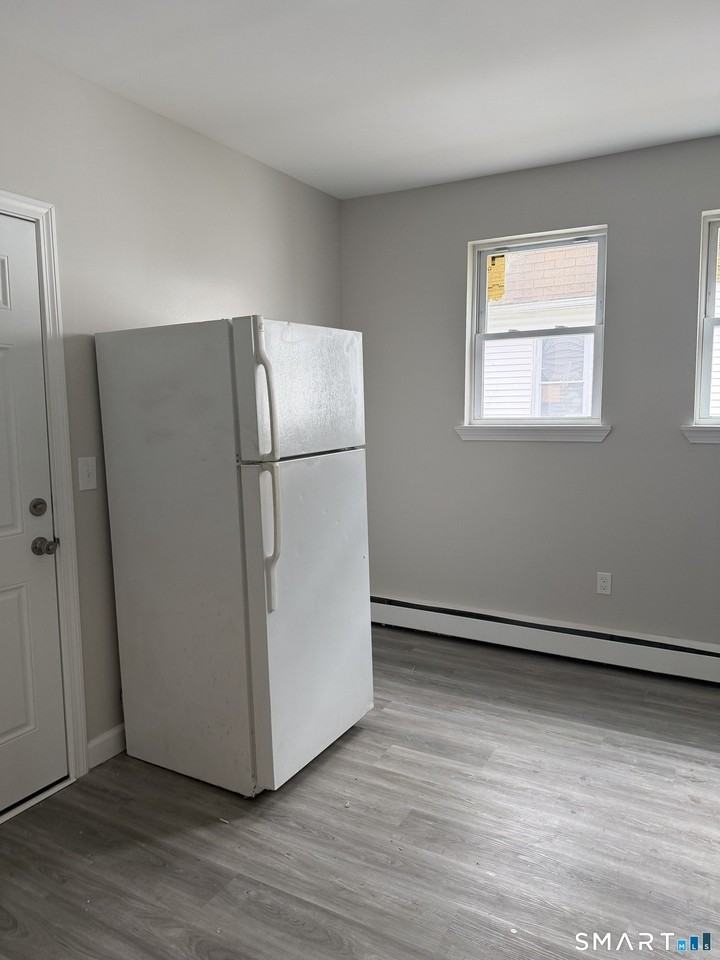 162 Martin St Unit 164 - Photo 3 of 7