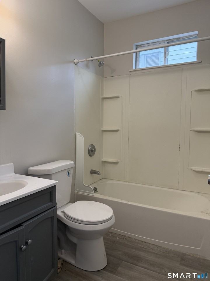 162 Martin St Unit 164 - Photo 4 of 7