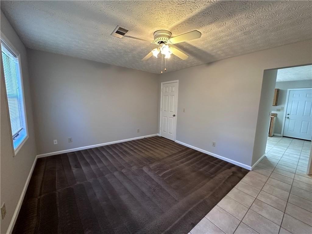 502 Oakwood Ct - Photo 3 of 27