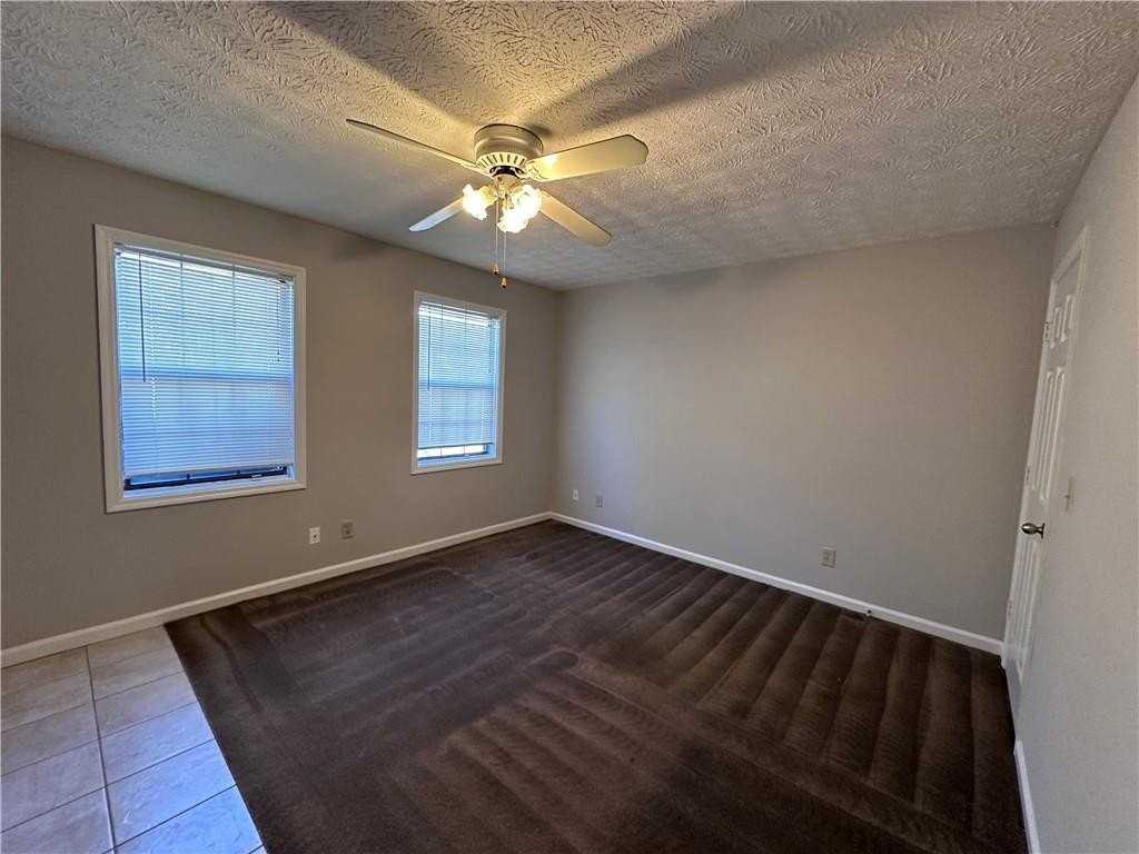 502 Oakwood Ct - Photo 5 of 27