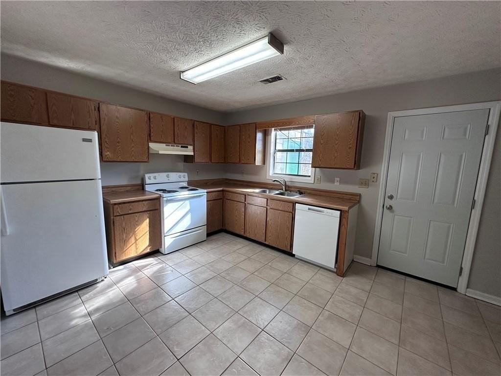 502 Oakwood Ct - Photo 6 of 27