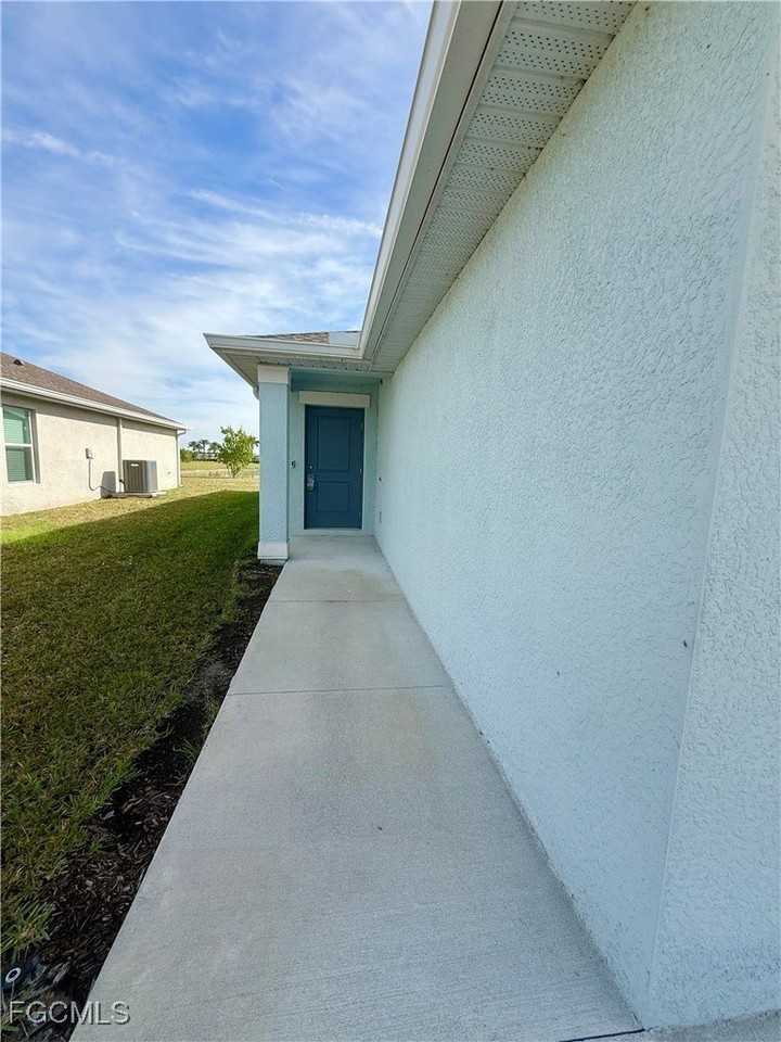 3850 Treasure Oak Way - Photo 2 of 38