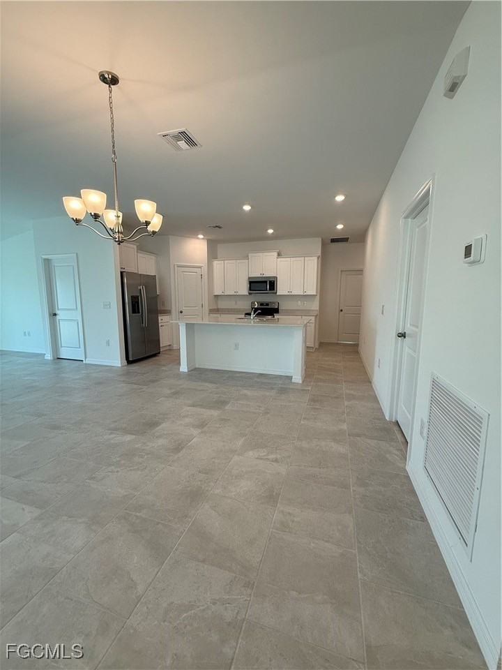 3850 Treasure Oak Way - Photo 5 of 38