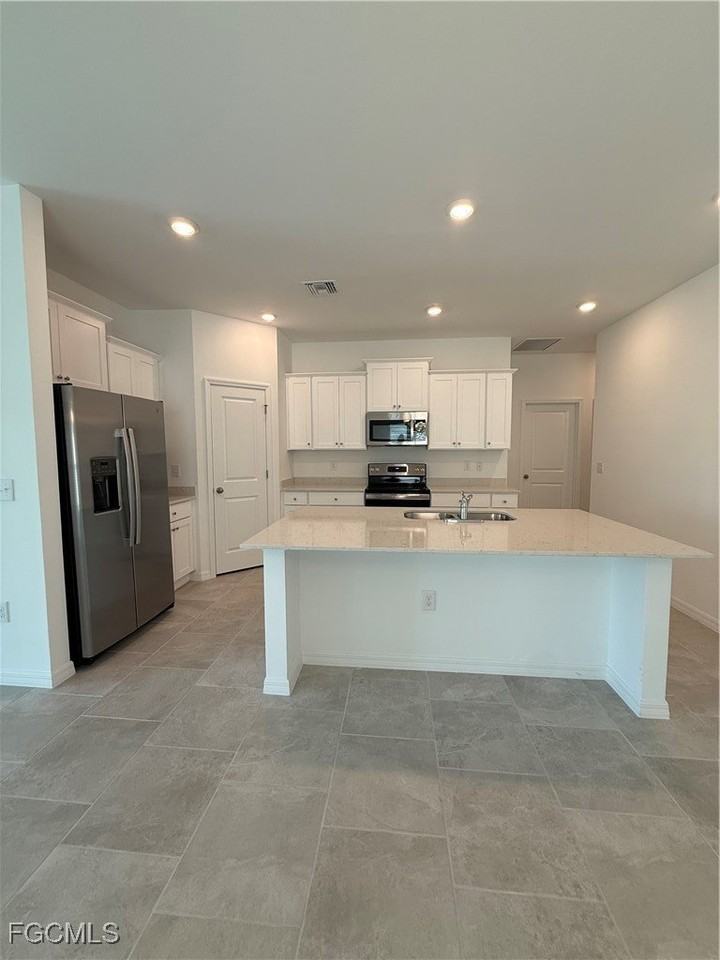 3850 Treasure Oak Way - Photo 6 of 38