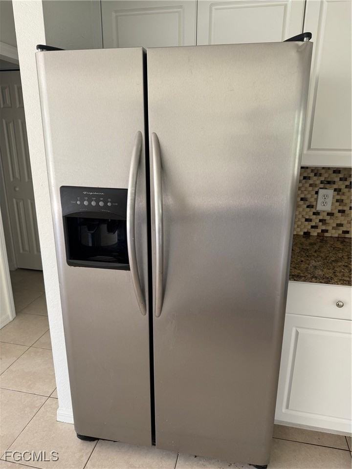 1237 Chrysler St - Photo 5 of 20