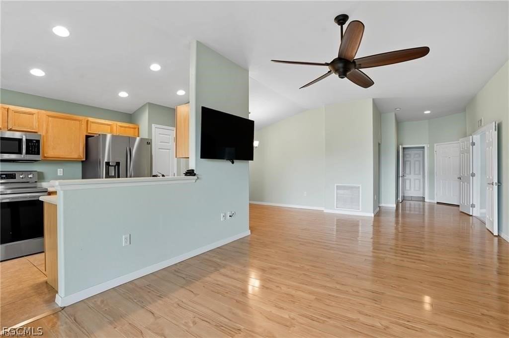 2427 Woodbourne Pl - Photo 5 of 30