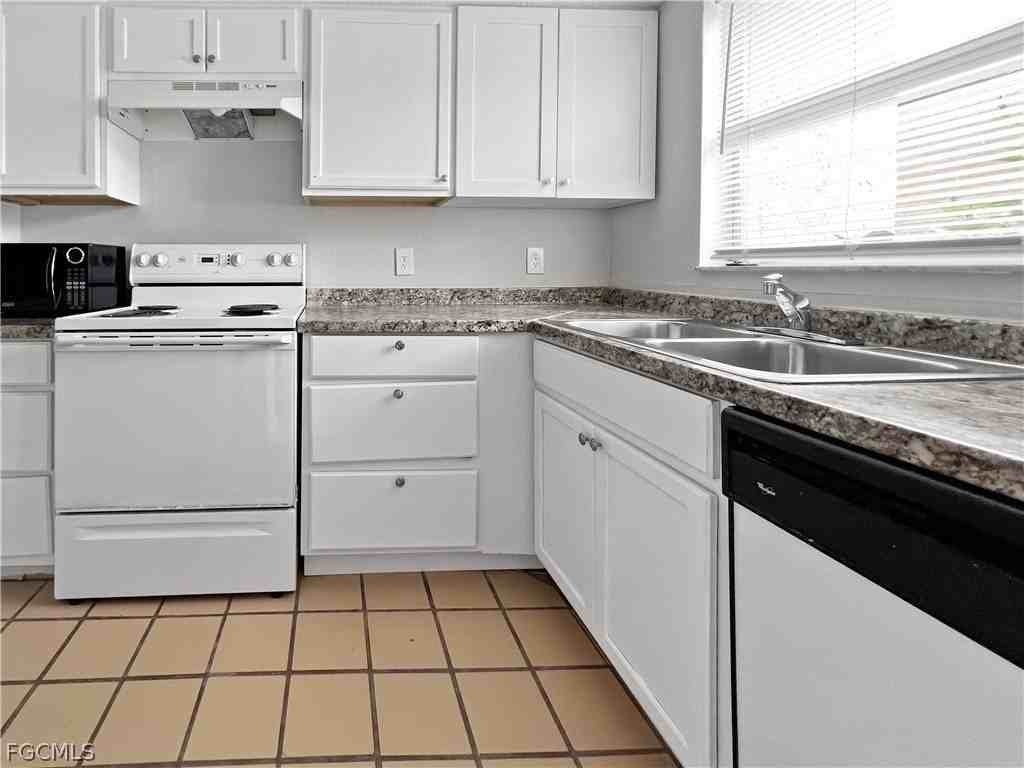 1123 Sw 48th Ter Apt 104 - Photo 7 of 22