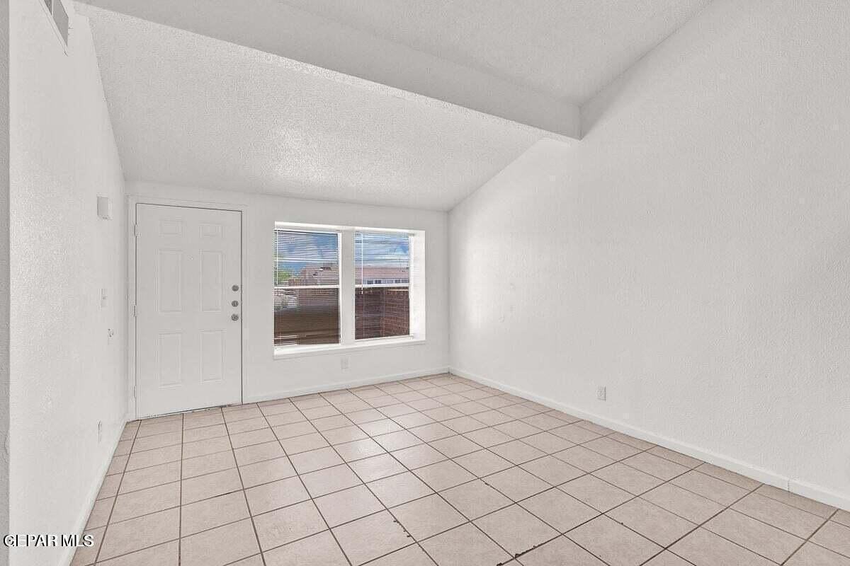 1921 Lake Omega St Apt A - Photo 7 of 12