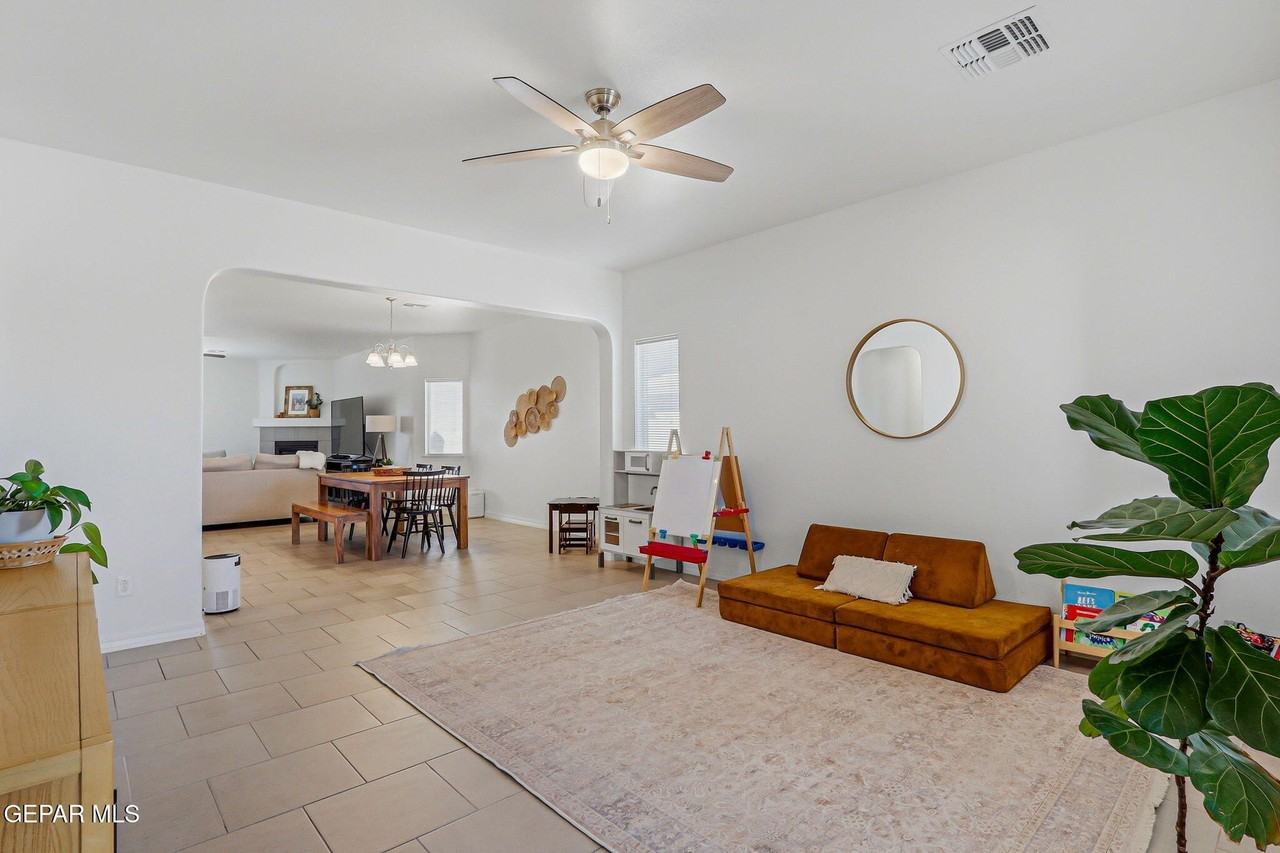 7564 Wolf Creek Dr - Photo 6 of 41