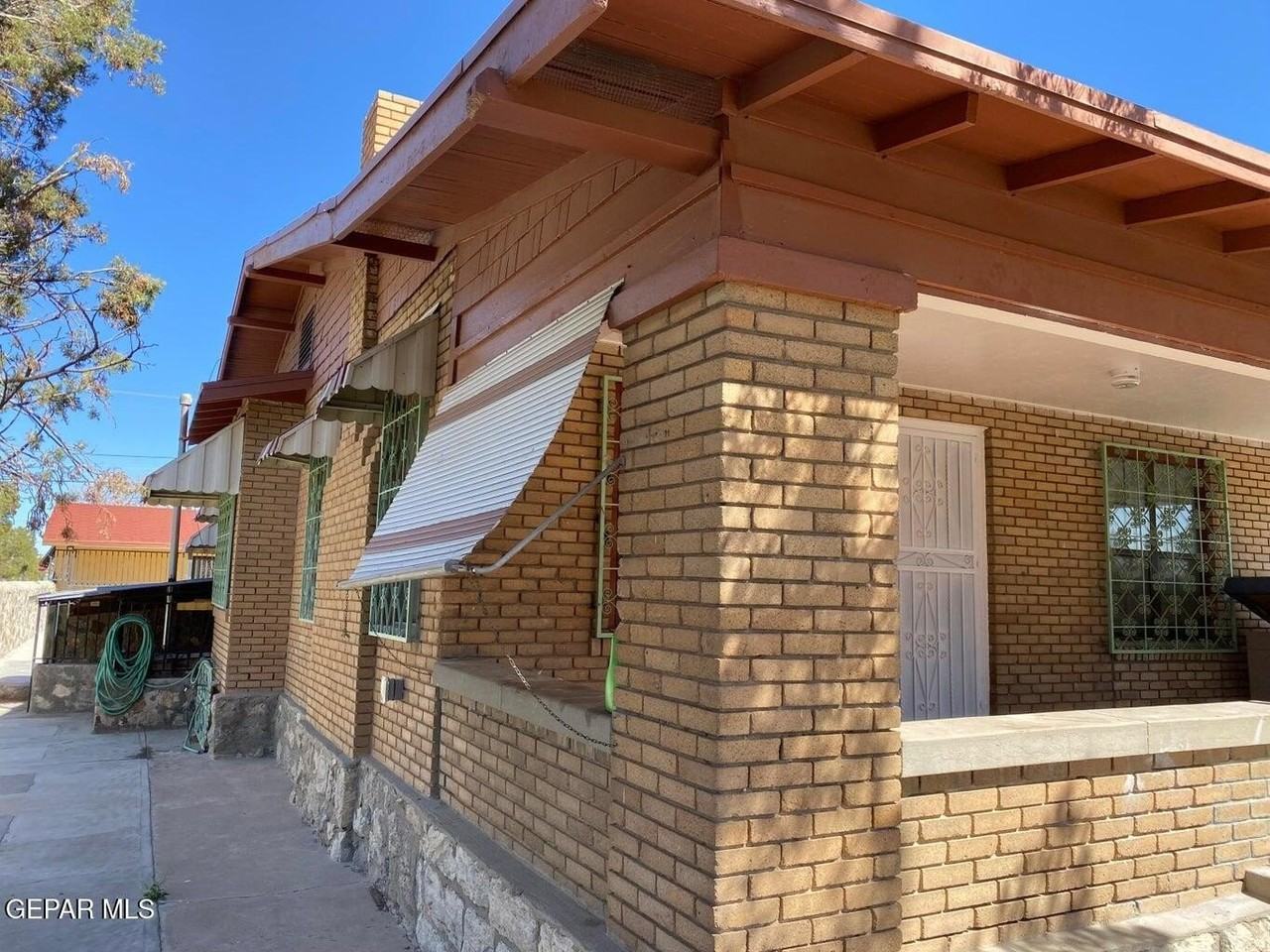 4001 Trowbridge Dr - Photo 2 of 10