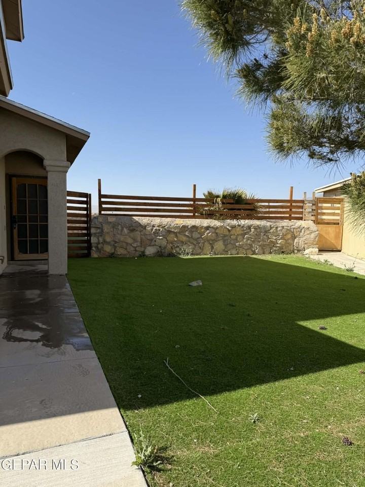 10405 Canyon Sage Dr - Photo 2 of 22