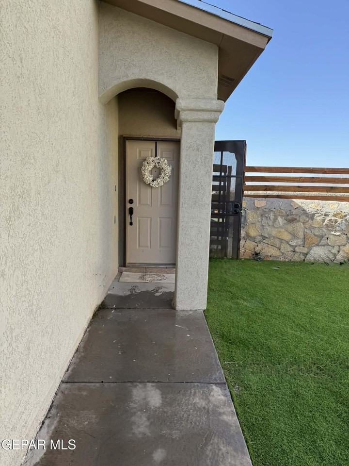 10405 Canyon Sage Dr - Photo 3 of 22