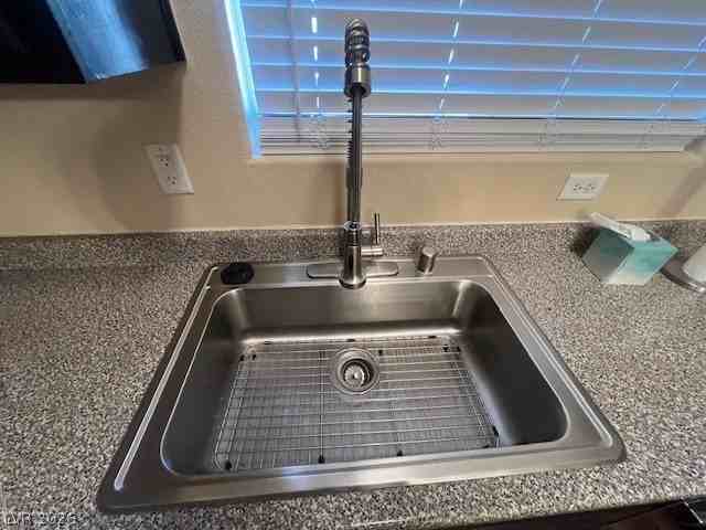 2000 Quartz Cliff St #202 - Photo 3 of 21