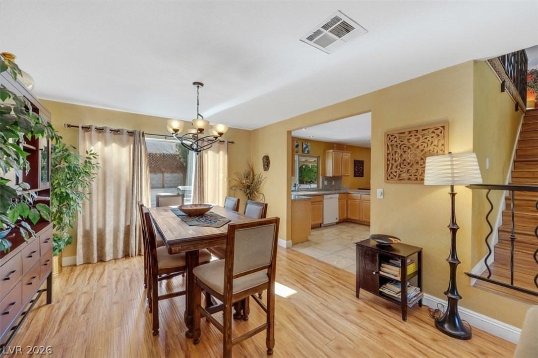 3225 Mountain Spring Rd - Photo 7 of 36