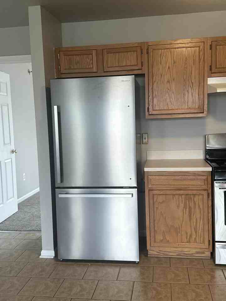 1426 Crimson Way - Photo 5 of 23