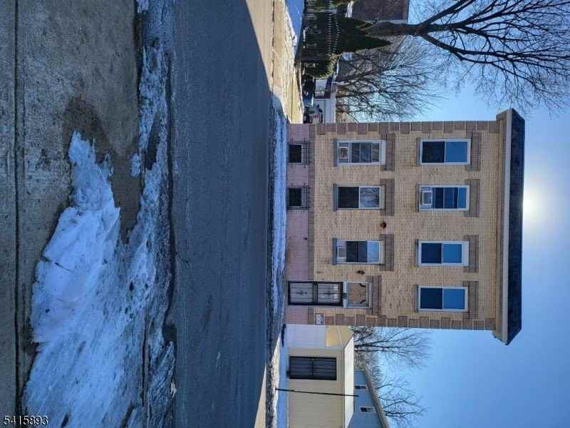 89 Tremont Ave - Photo 2 of 2