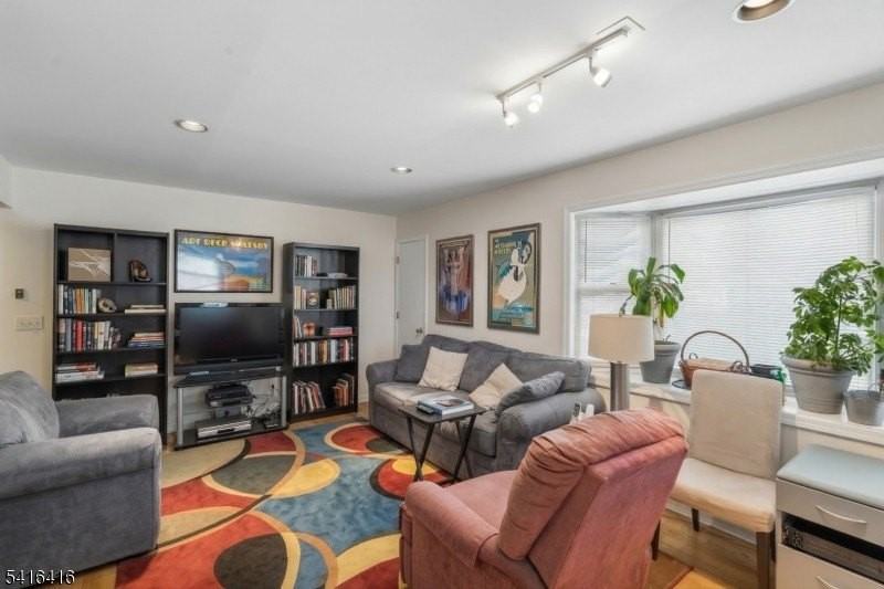 382 Morris Ave #A2 - Photo 3 of 11