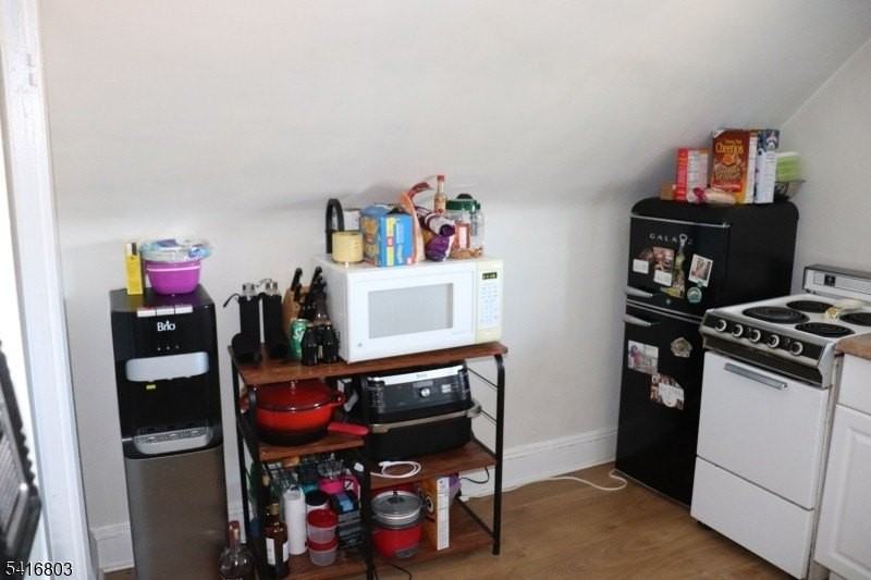 327 Valley St #3 - Photo 7 of 17