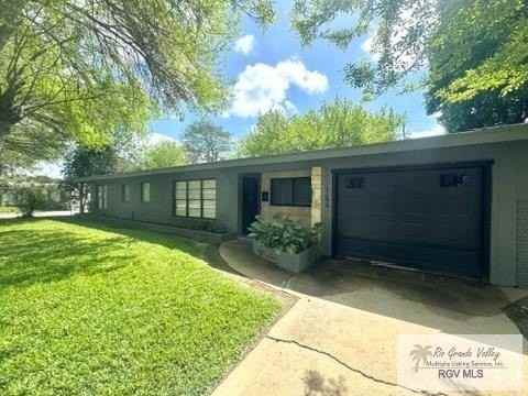 164 Robins Ln - Photo 3 of 27